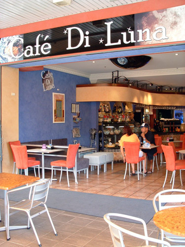 cafeDiLuna.jpg